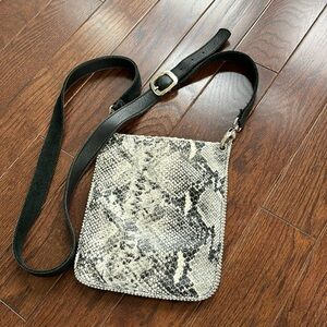 Leatherock Genuine Leather Crossbody Purse in Black and White Snakeskin Pattern